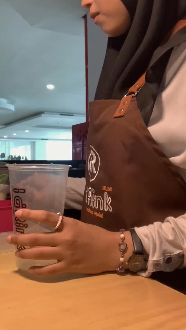 Instagram post from idrink.ing. This post is in position 0.